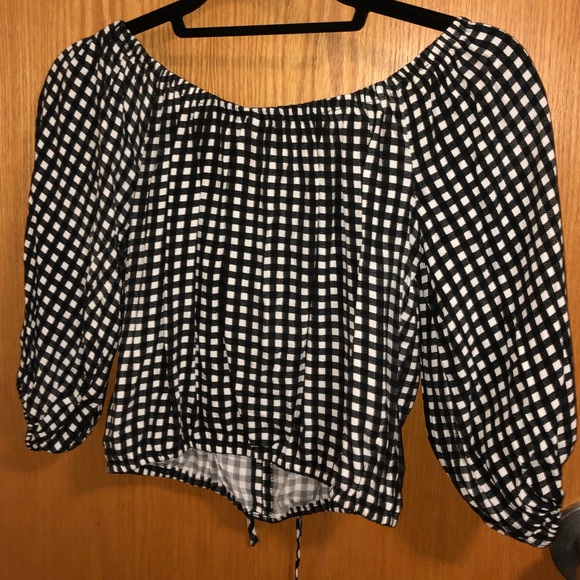 Cropped Off the shoulder top!! - Picture 5 of 5